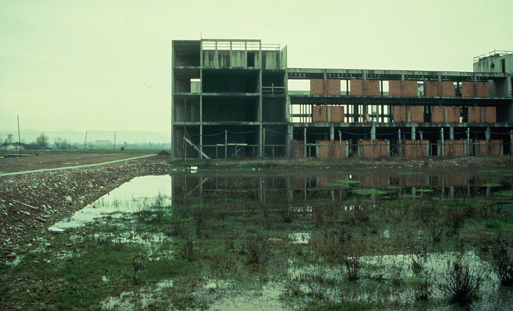Realizzazione degli edifici dell’Università nelle bassure allagabili della zona (2005)